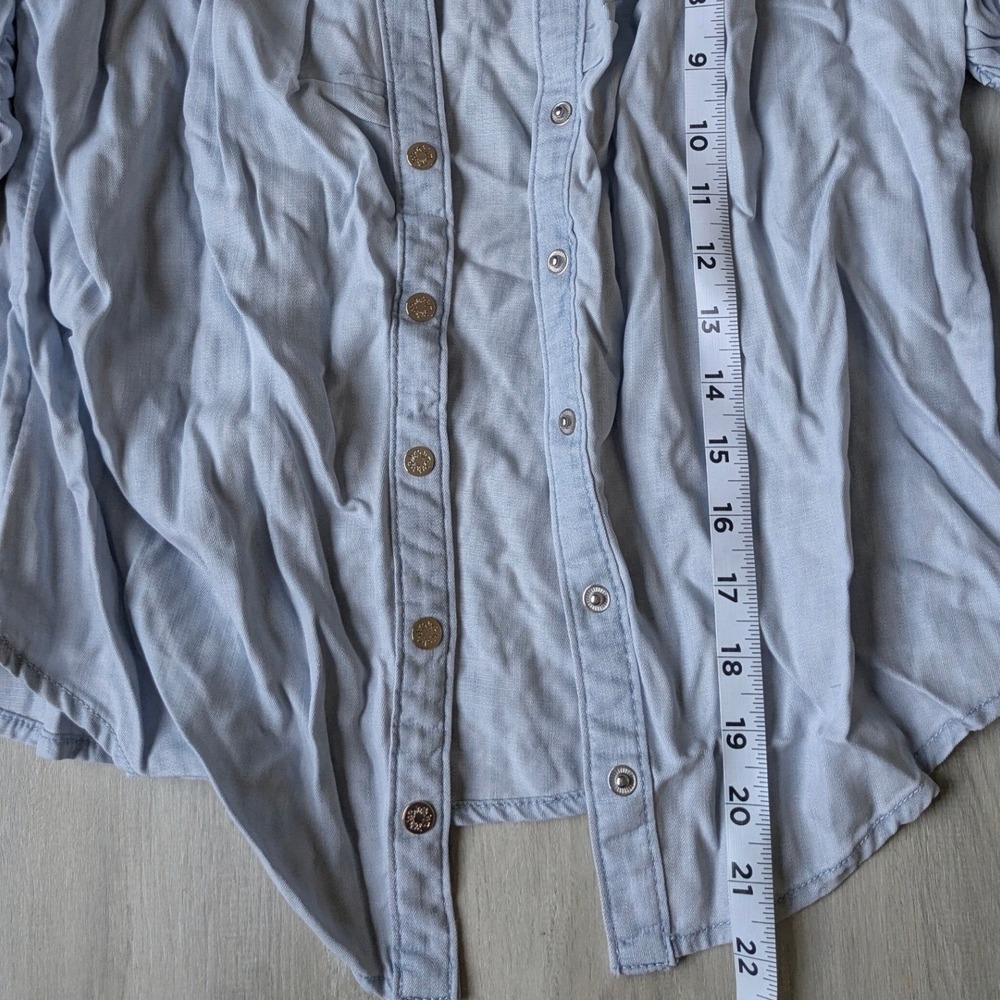 White House Black Market WHBM Blue Smocked Sleeve Denim Look Shirt Size 2 NEW - Picture 5 of 6